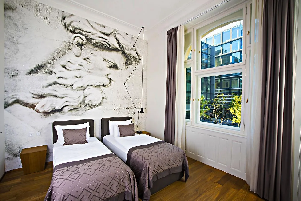 Hotel Golden Crown Prague