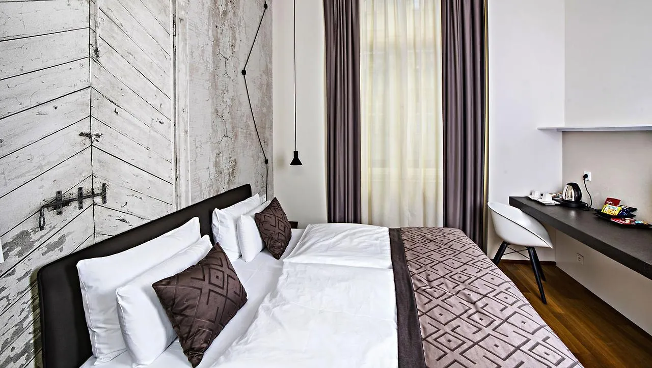 Hotel Golden Crown Prague