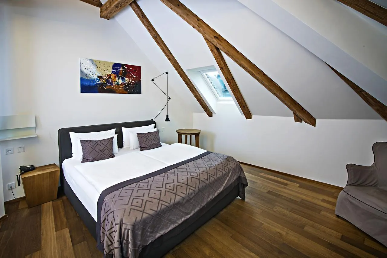 Hotel Golden Crown Prague