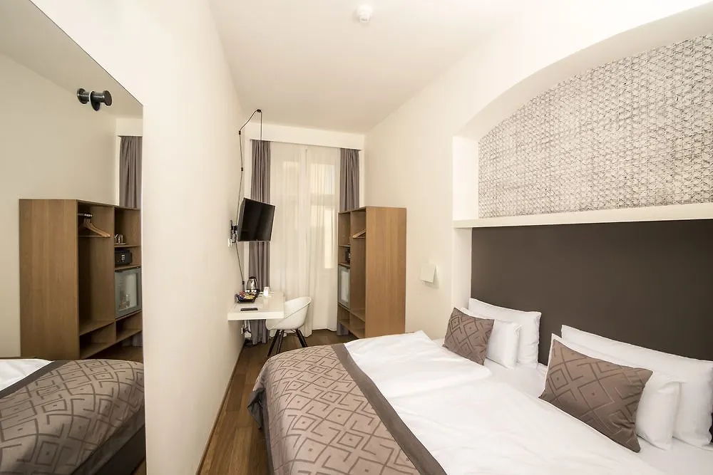Hotel Golden Crown Prague