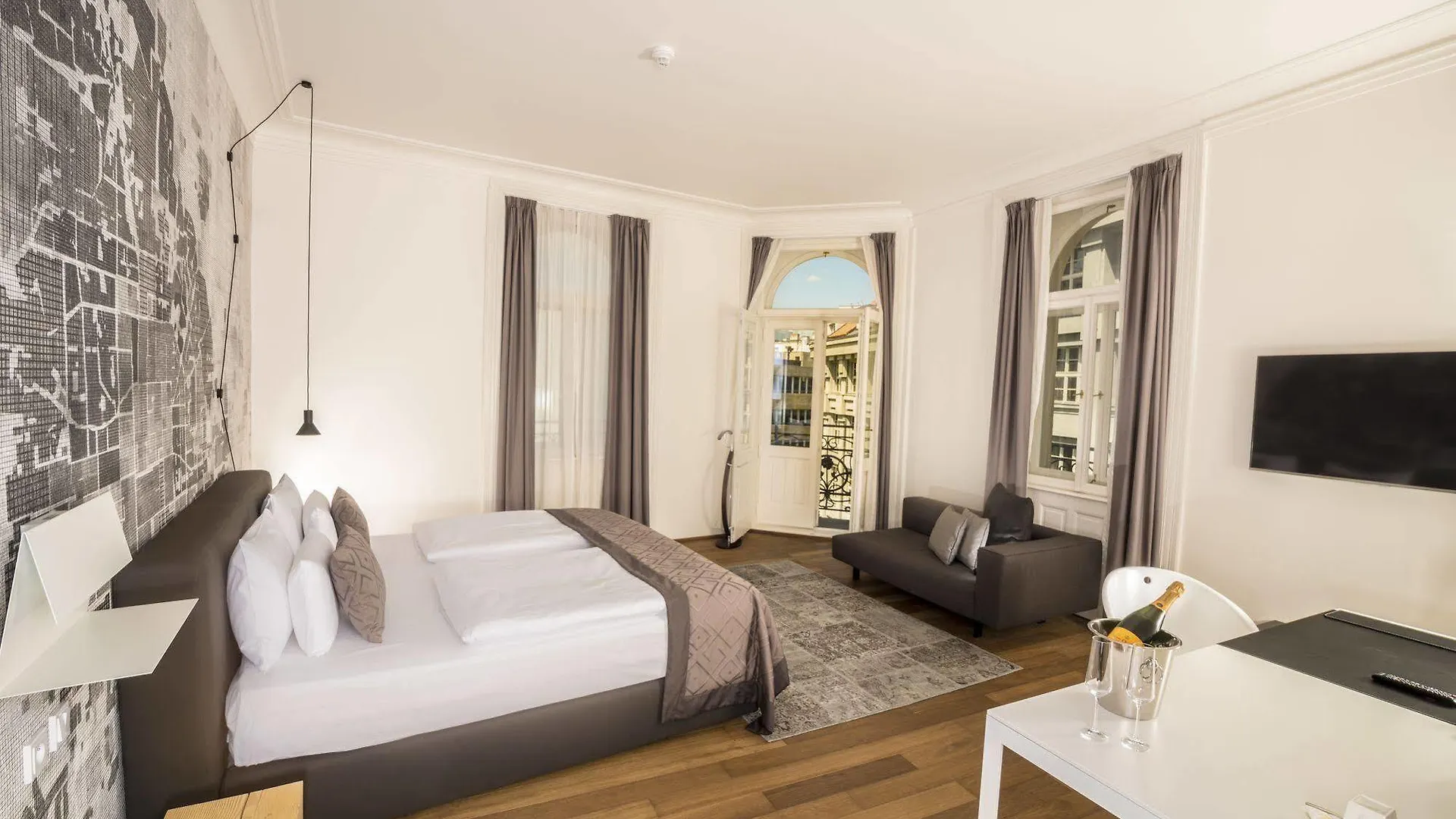 ****  Hotel Golden Crown Prague Czech Republic