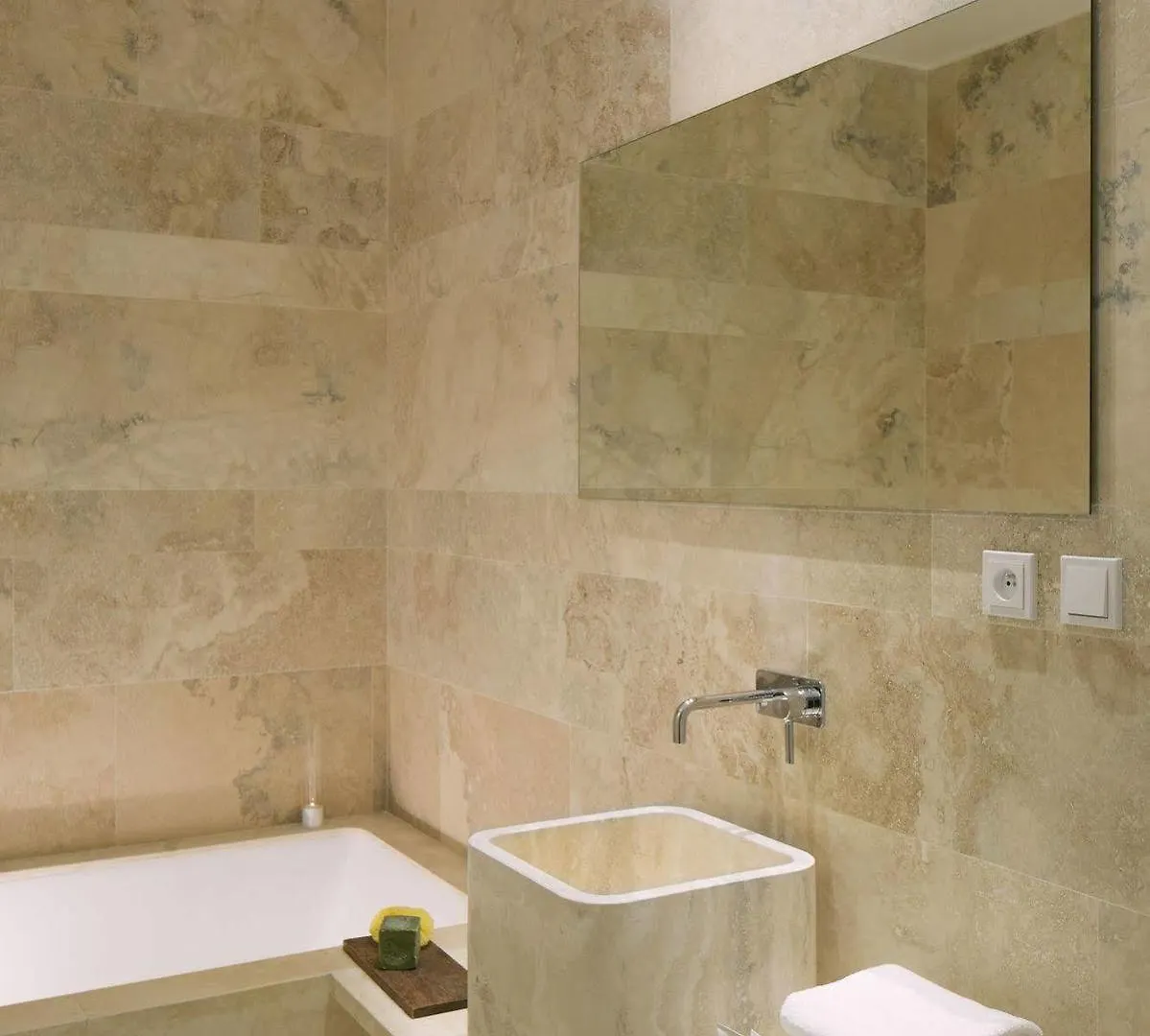 Hotel Golden Crown Prague 4*,