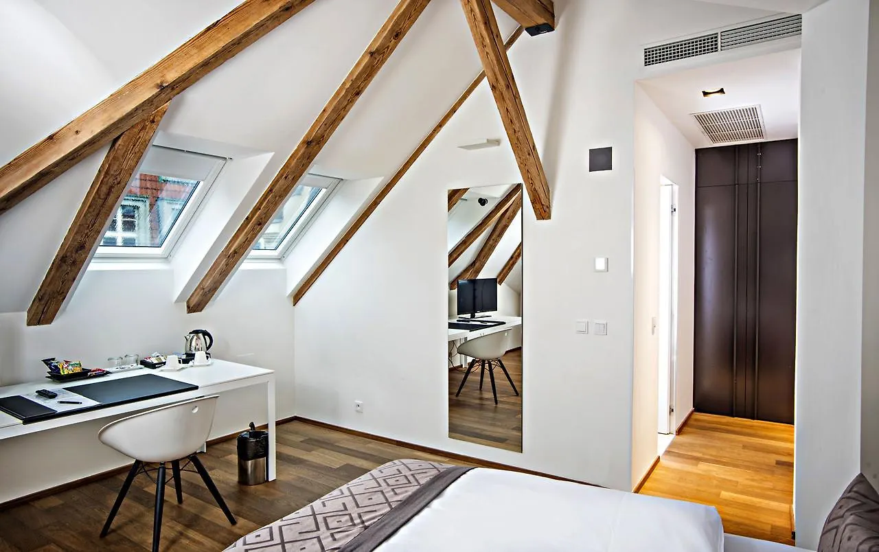 Hotel Golden Crown Prague